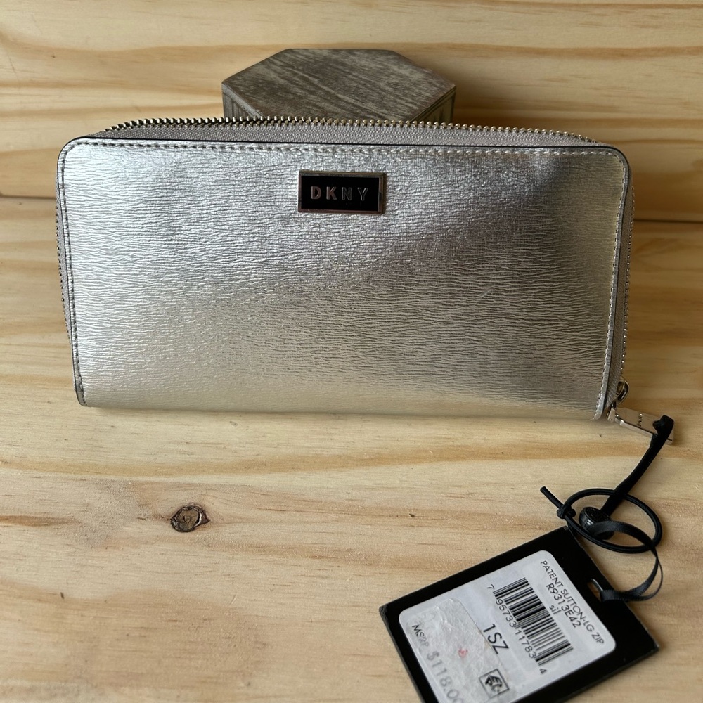 DKNY Silver Large Sutton Zipper Wallet Mothers Day Sale!!